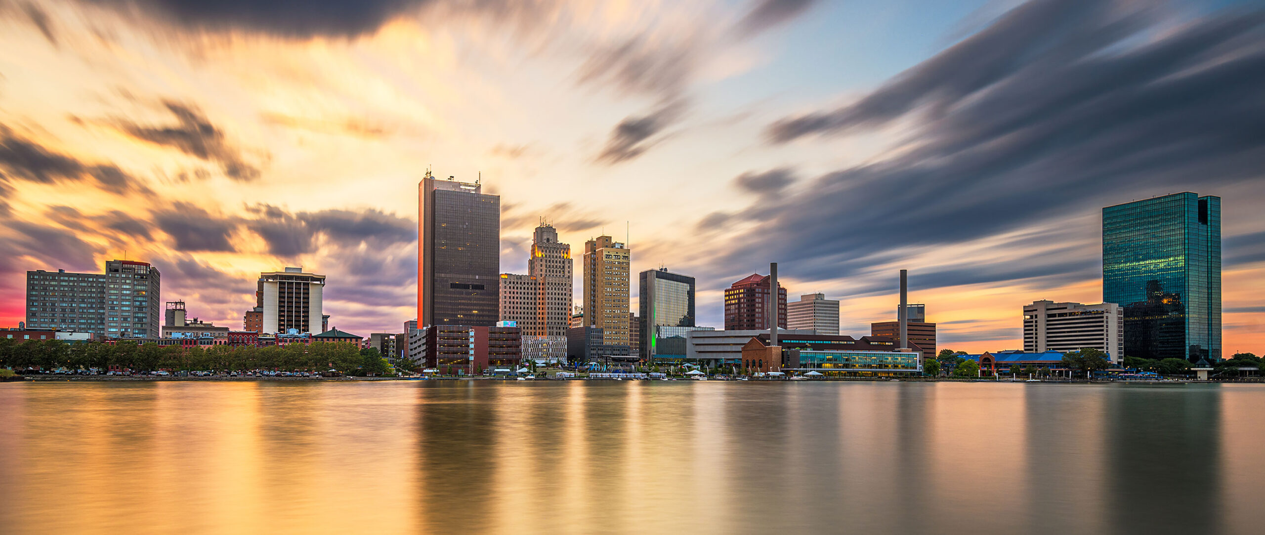 Toledo, OH skyline with sunset